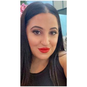 Meet your Posher, Raquel